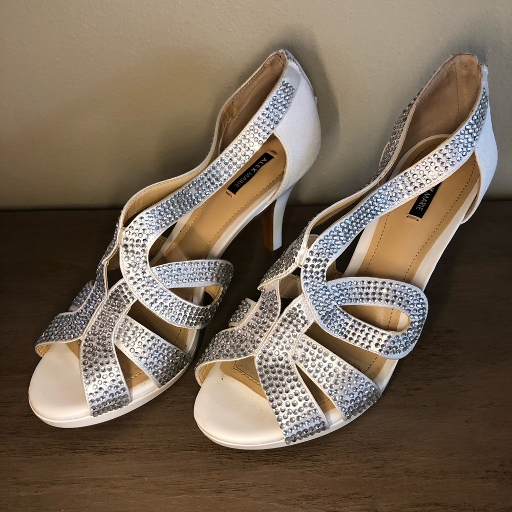 Alex Marie Dayten White Pump